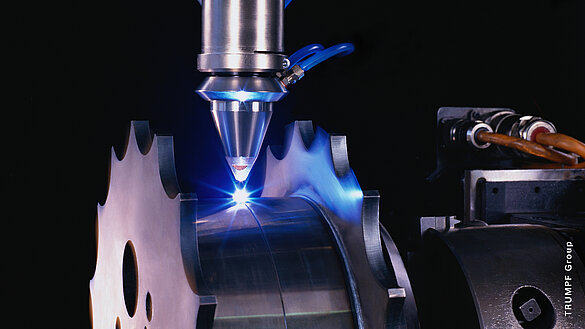 [Translate to German:] Physiki Instrumente (PI): Applications Laser welding