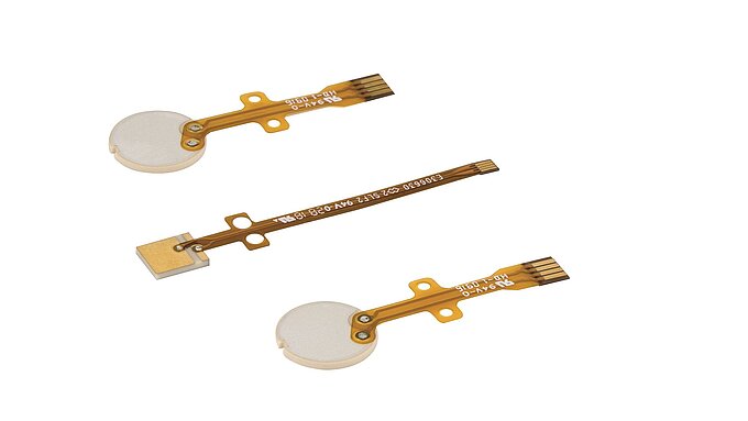 Piezobauelemente mit flexiblen Leiterkarten